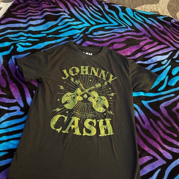 Johnny Cash shirt😎😎 - Picture 3 of 5
